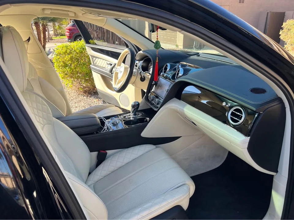 2017 Bentley Bentayga - Image 8 of 16