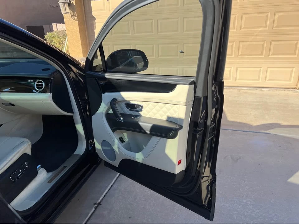2017 Bentley Bentayga - Image 7 of 16