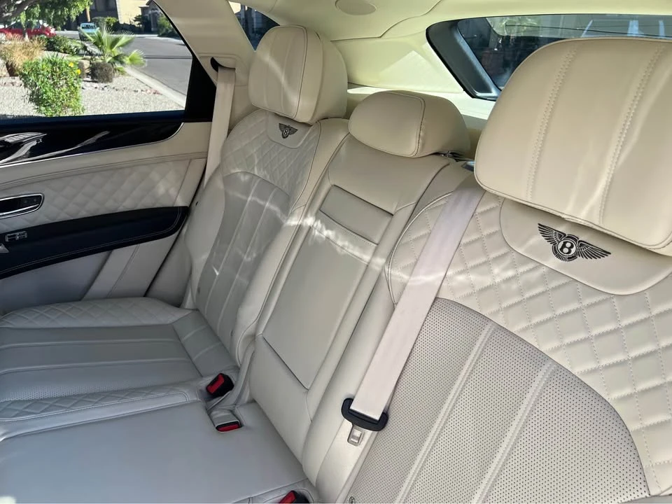 2017 Bentley Bentayga - Image 15 of 16
