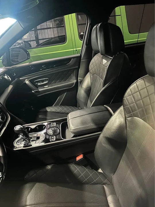 2017 Bentley Bentayga - Image 7 of 10