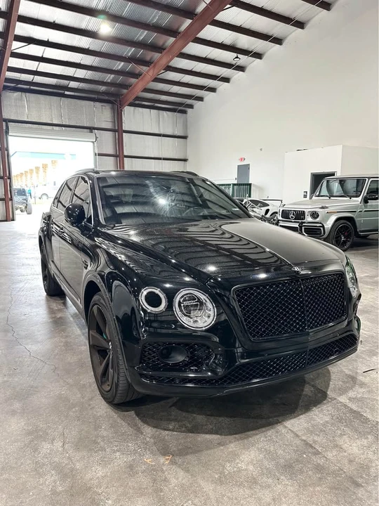 2017 Bentley Bentayga - Image 2 of 10