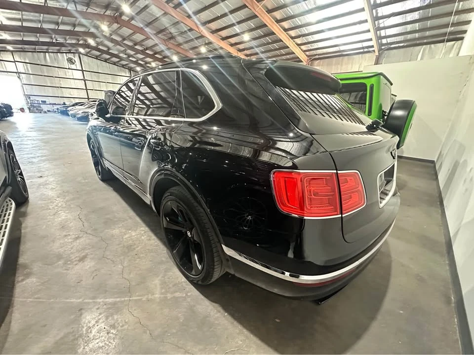 2017 Bentley Bentayga - Image 5 of 10