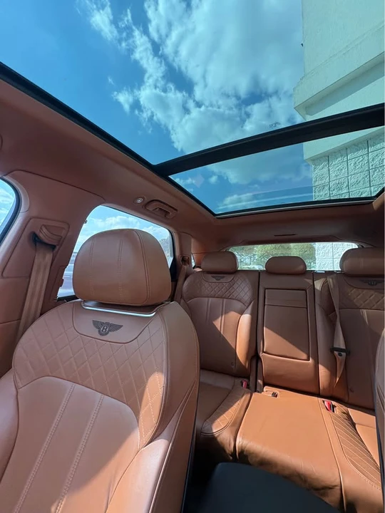 2017 Bentley Bentayga - Image 8 of 12