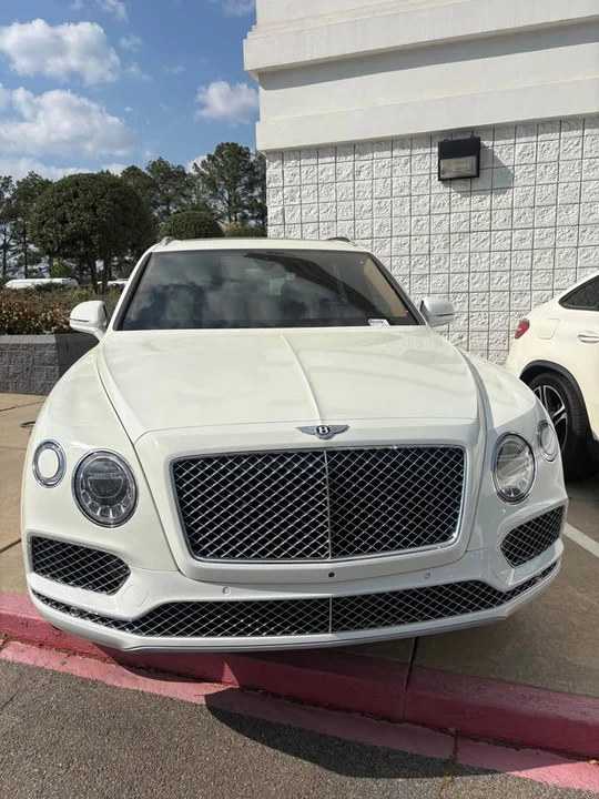 2017 Bentley Bentayga - Image 4 of 12