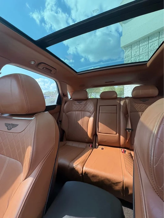 2017 Bentley Bentayga - Image 9 of 12