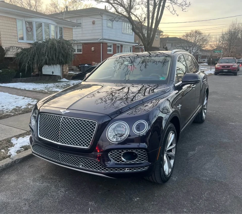 2017 Bentley Bentayga - Image 4 of 10