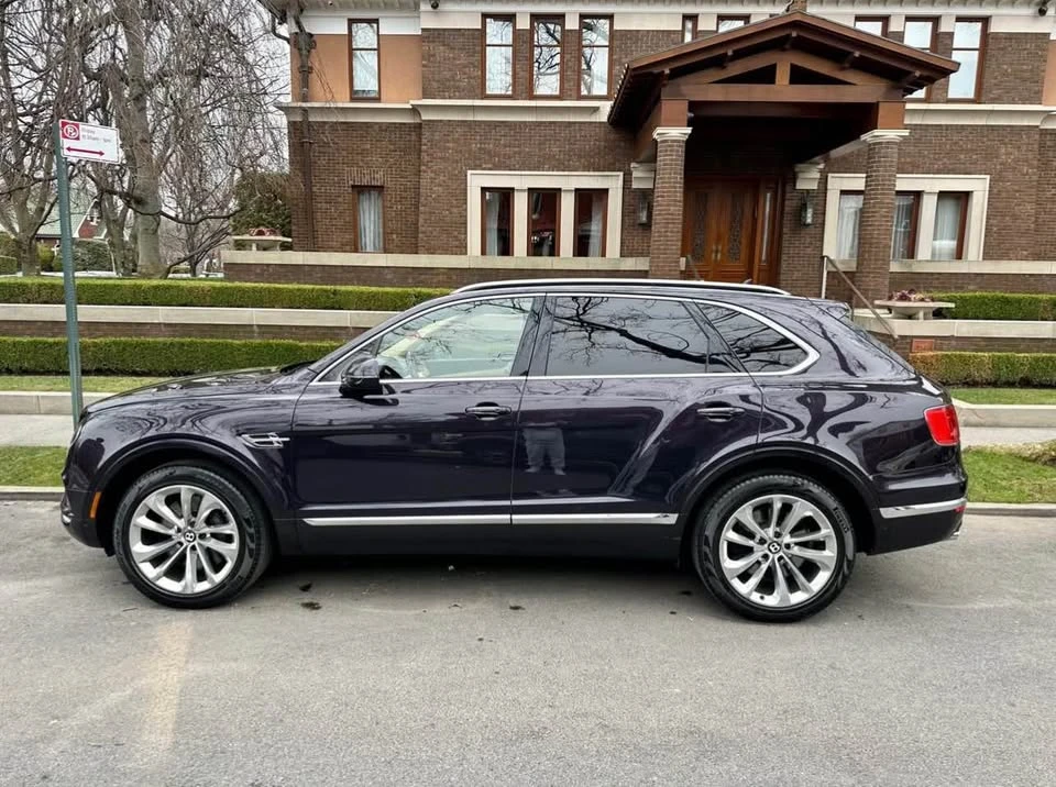 2017 Bentley Bentayga - Image 5 of 10