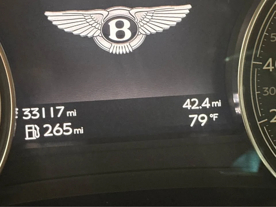 2017 Bentley Bentayga - Image 7 of 9