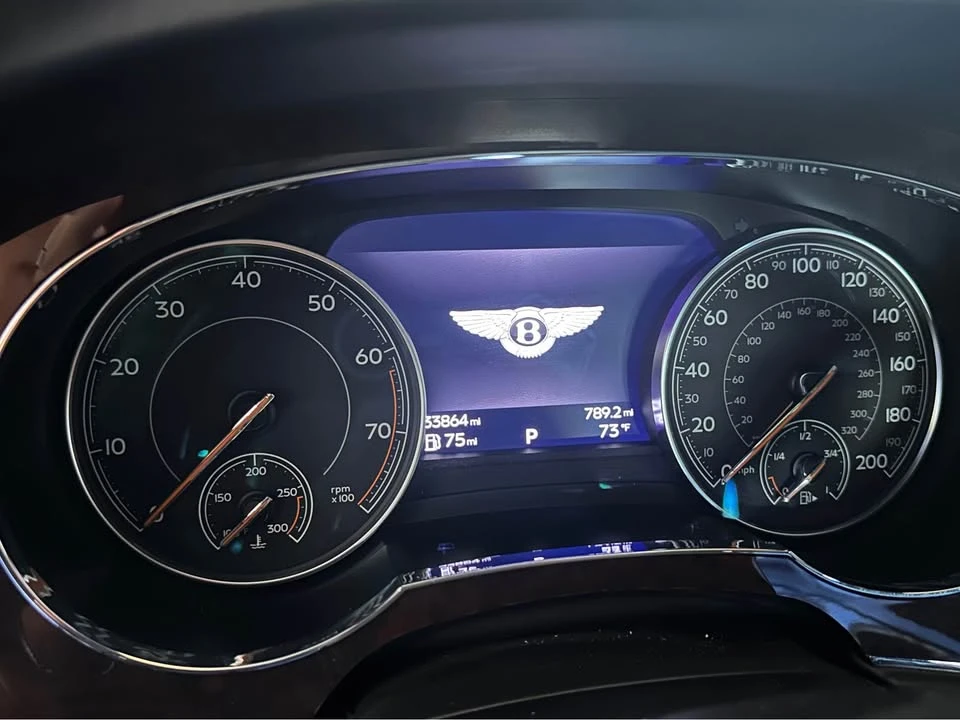 2017 Bentley Bentayga - Image 5 of 9