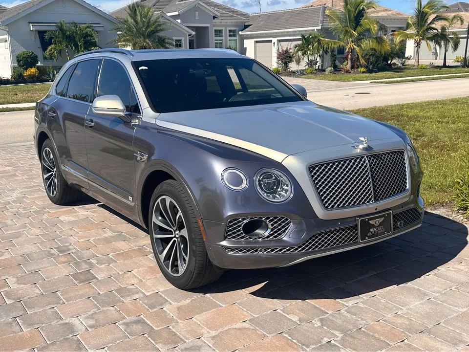 2017 Bentley Bentayga - Image 8 of 9