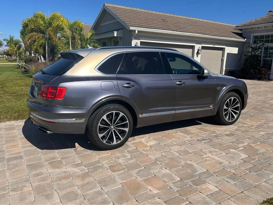 2017 Bentley Bentayga - Image 3 of 9