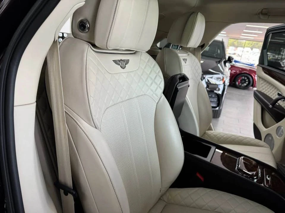 2017 Bentley Bentayga - Image 11 of 19