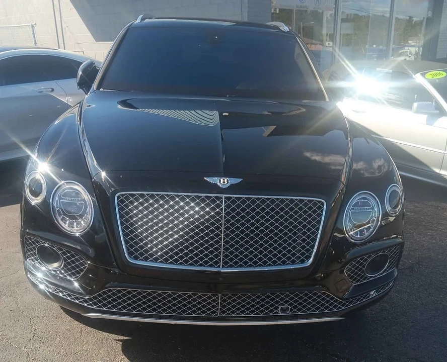 2017 Bentley Bentayga - Image 3 of 7