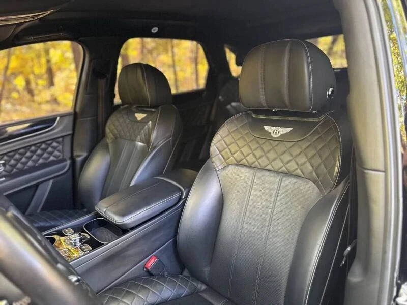 2017 Bentley Bentayga - Image 6 of 9