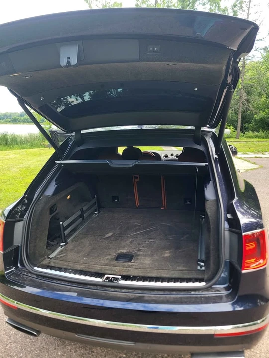 2017 Bentley Bentayga - Image 10 of 13