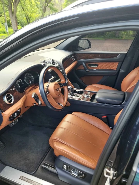 2017 Bentley Bentayga - Image 5 of 13