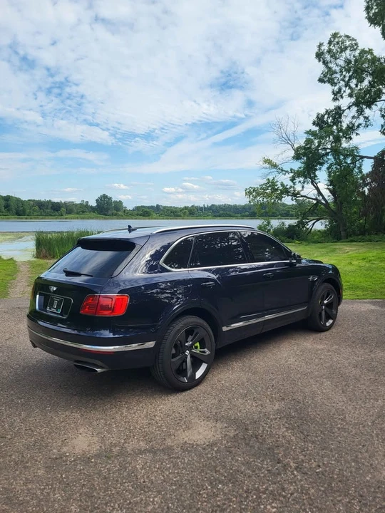 2017 Bentley Bentayga - Image 4 of 13