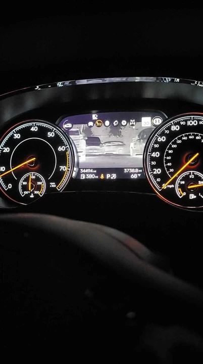 2017 Bentley Bentayga - Image 12 of 13