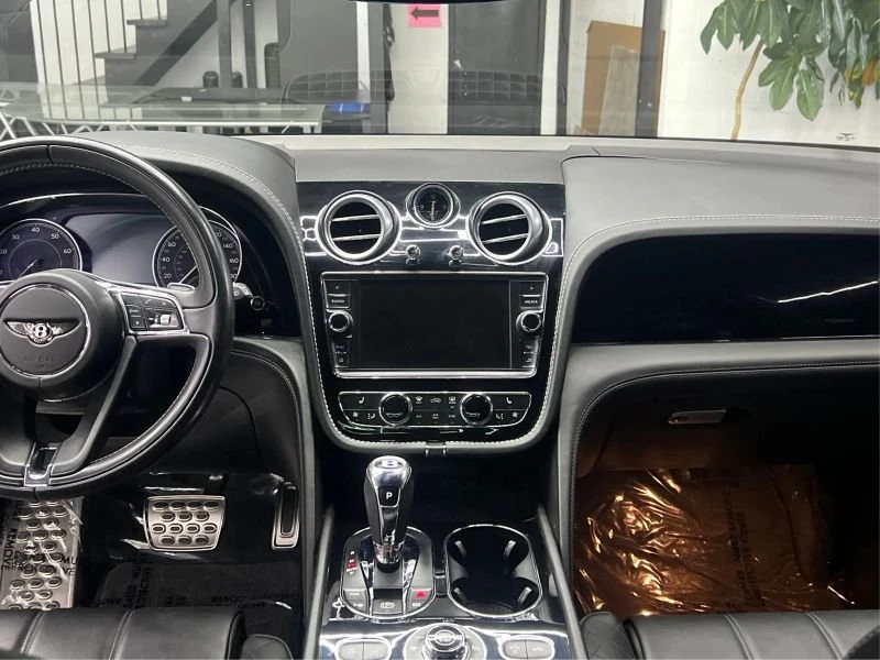 2017 Bentley Bentayga - Image 18 of 20