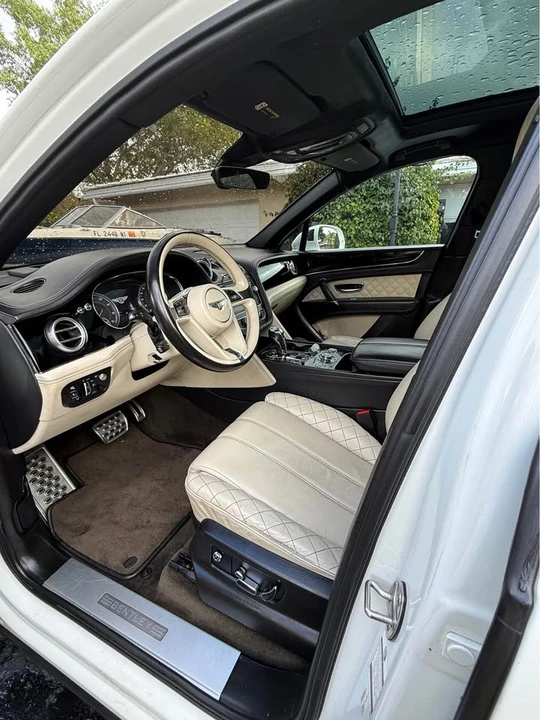 2017 Bentley Bentayga - Image 5 of 14