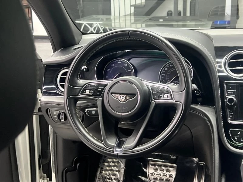 2017 Bentley Bentayga - Image 19 of 20
