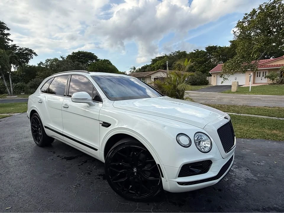 2017 Bentley Bentayga - Image 14 of 14