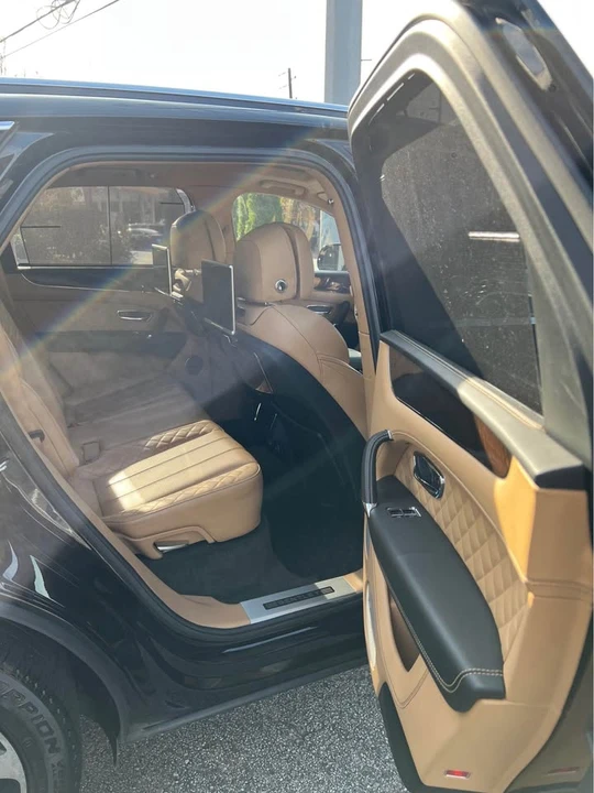2017 Bentley Bentayga - Image 6 of 7