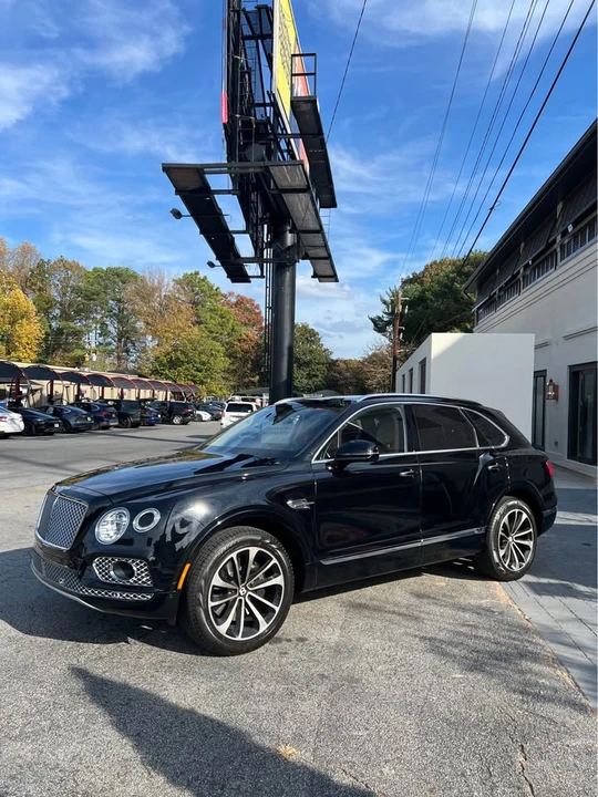 2017 Bentley Bentayga - Image 2 of 7