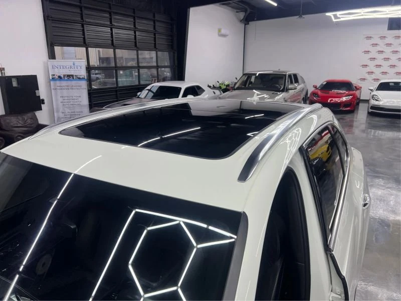 2017 Bentley Bentayga - Image 15 of 20