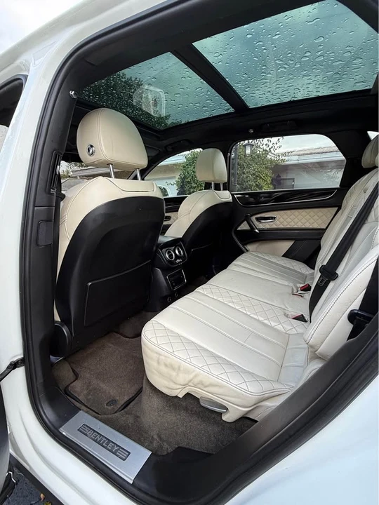 2017 Bentley Bentayga - Image 7 of 14