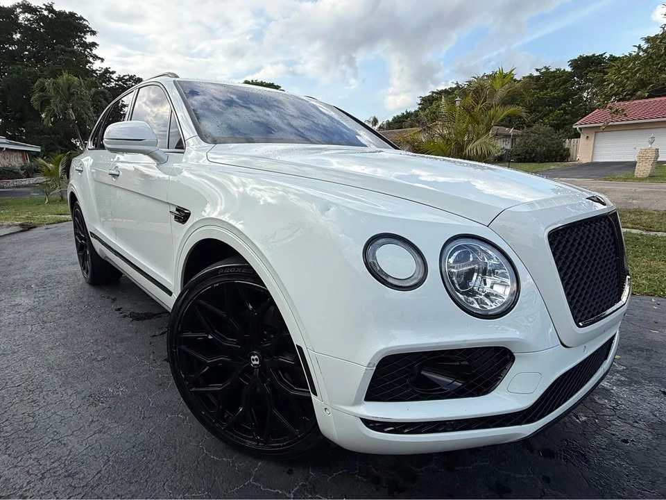 2017 Bentley Bentayga - Image 2 of 14