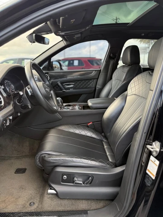 2017 Bentley Bentayga - Image 6 of 13