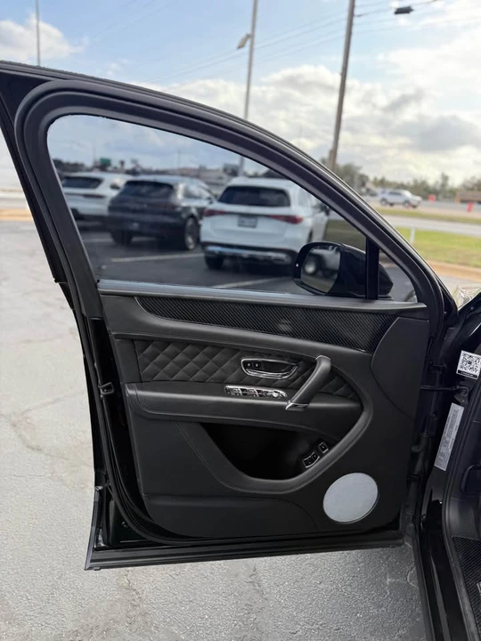 2017 Bentley Bentayga - Image 5 of 13