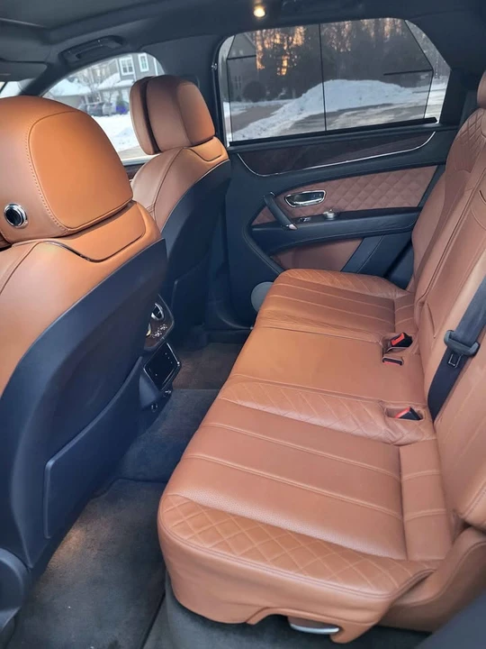 2017 Bentley Bentayga - Image 7 of 8