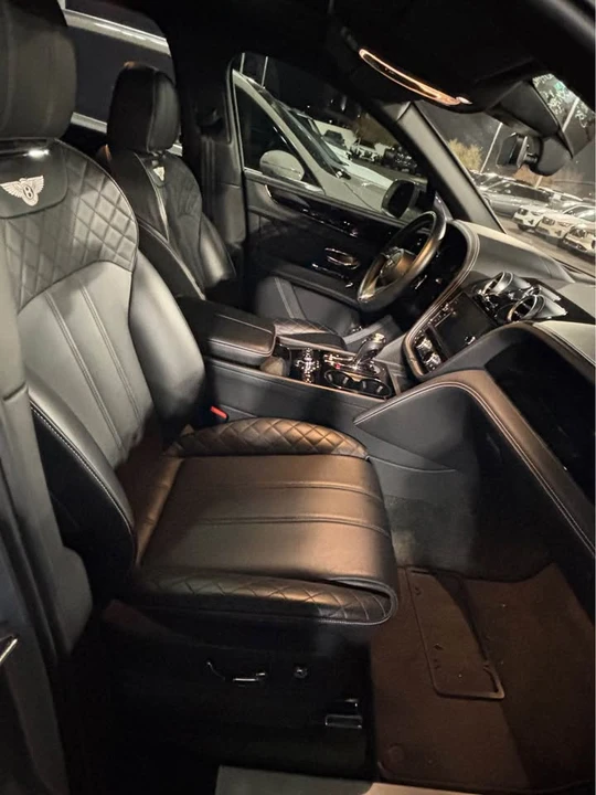 2017 Bentley Bentayga - Image 4 of 6