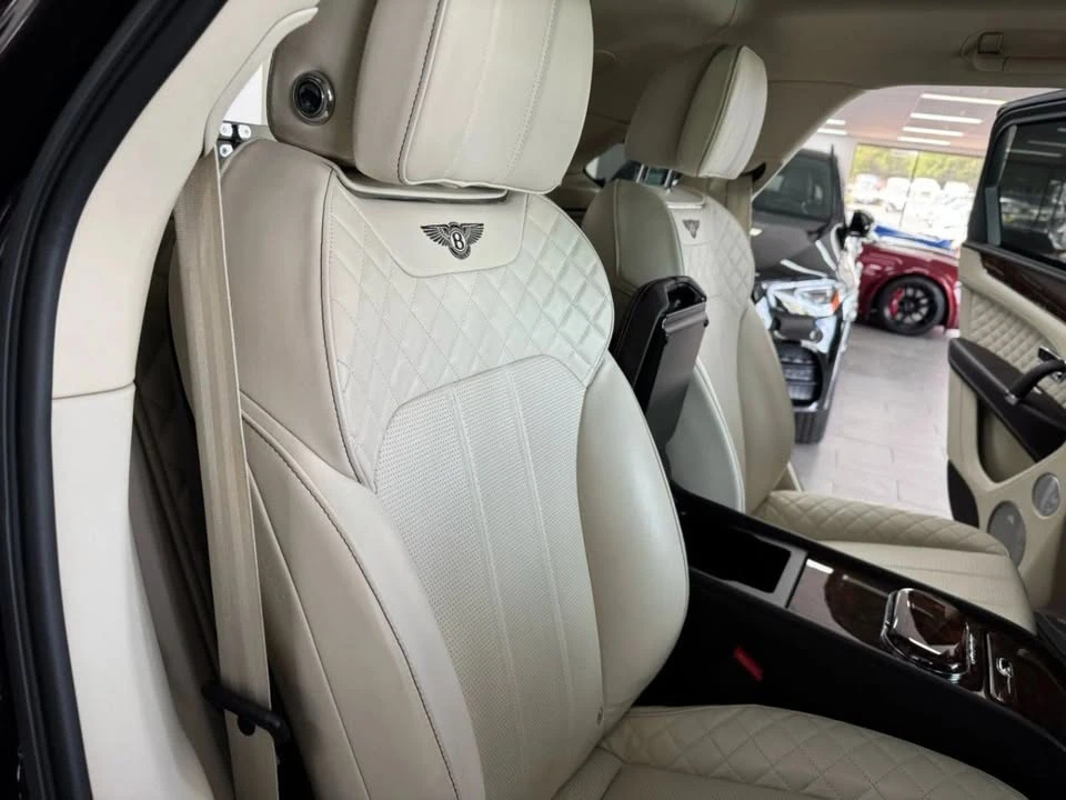 2017 Bentley Bentayga - Image 13 of 15