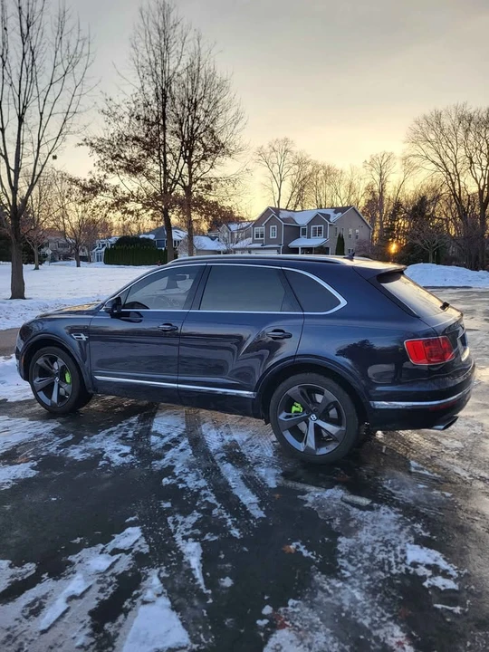 2017 Bentley Bentayga - Image 3 of 6