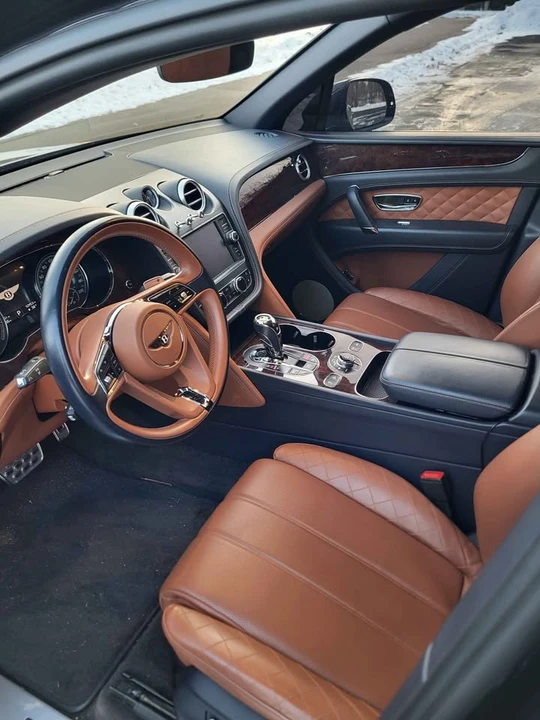 2017 Bentley Bentayga - Image 4 of 6