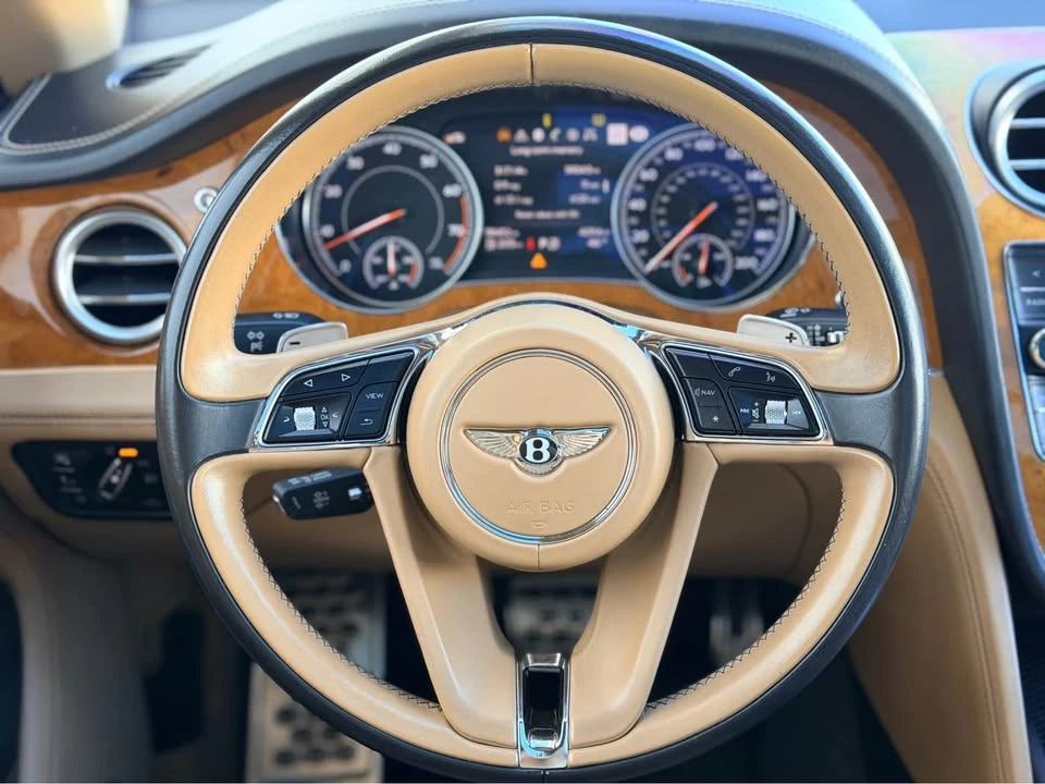 2017 Bentley Bentayga - Image 17 of 20