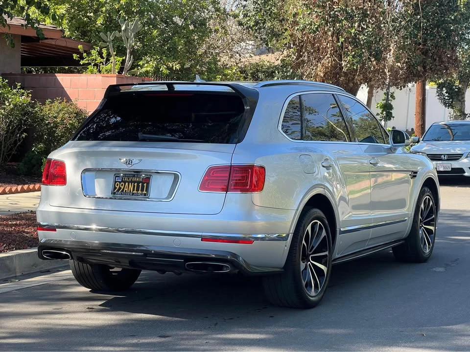 2017 Bentley Bentayga - Image 5 of 21