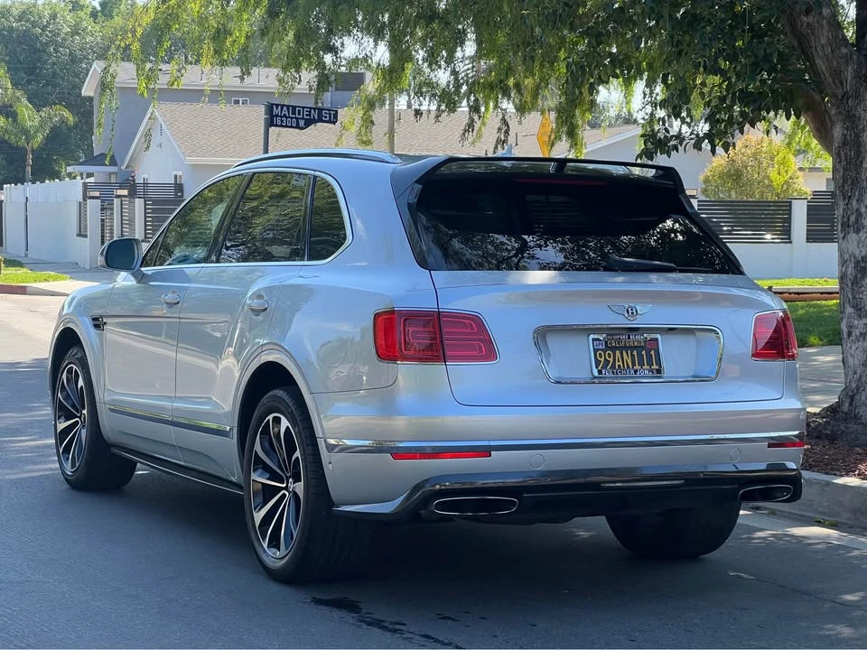 2017 Bentley Bentayga - Image 8 of 21
