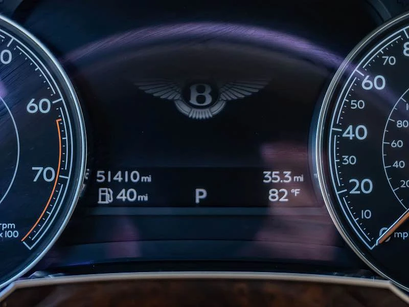 2017 Bentley Bentayga - Image 9 of 11