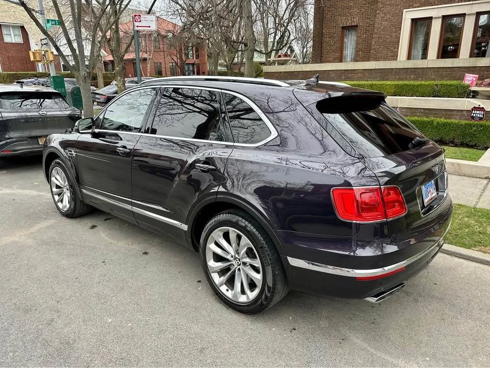 2017 Bentley Bentayga - Image 3 of 10