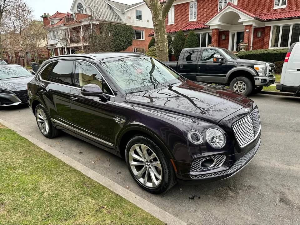 2017 Bentley Bentayga - Image 4 of 10