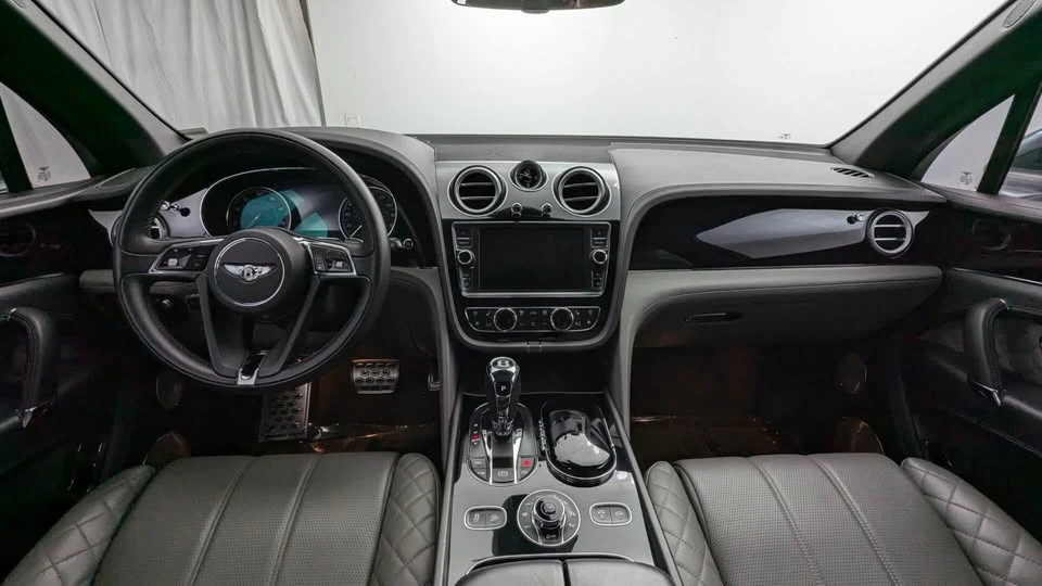 2017 Bentley Bentayga - Image 2 of 3