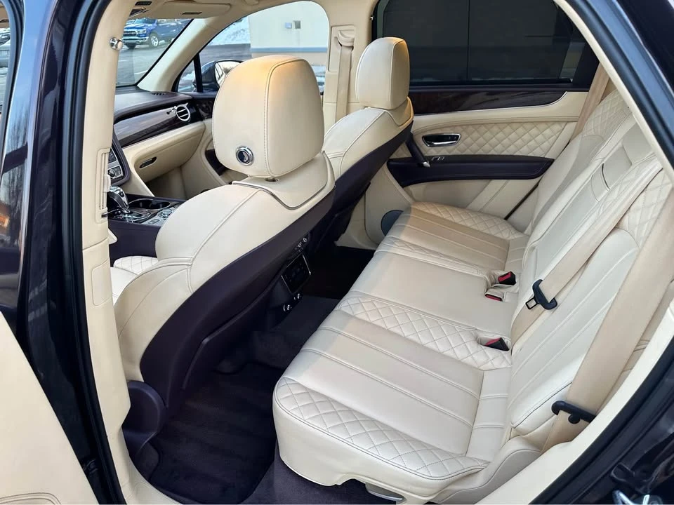 2017 Bentley Bentayga - Image 9 of 10