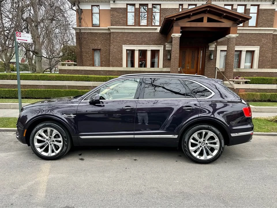2017 Bentley Bentayga - Image 2 of 10