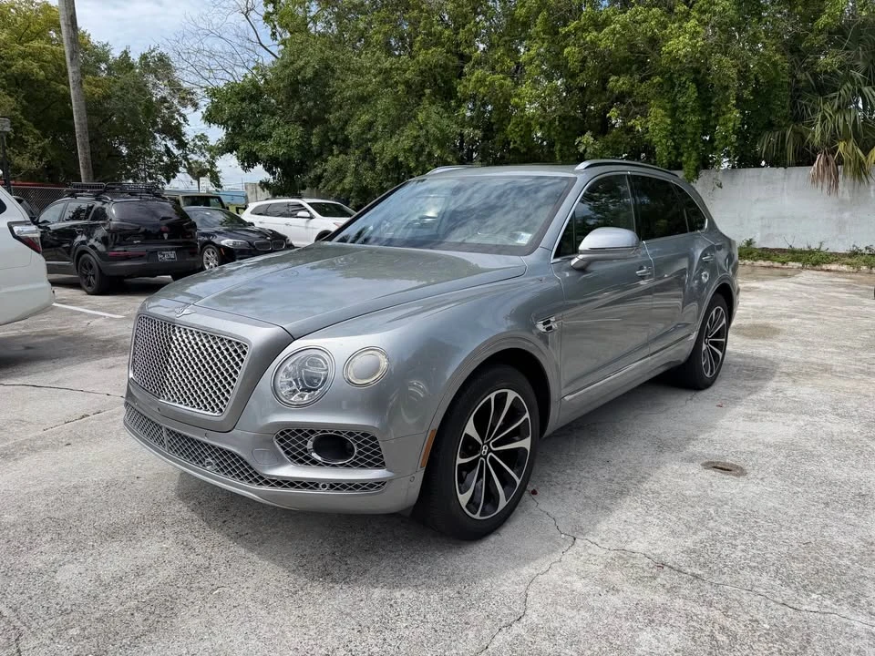 2017 Bentley Bentayga - Image 3 of 8