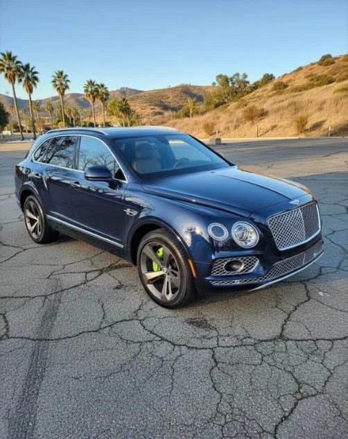 2017 Bentley Bentayga - Image 2 of 5