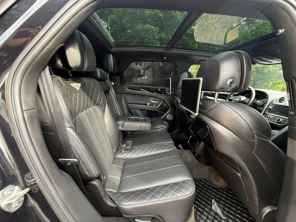 2017 Bentley Bentayga - Image 8 of 17